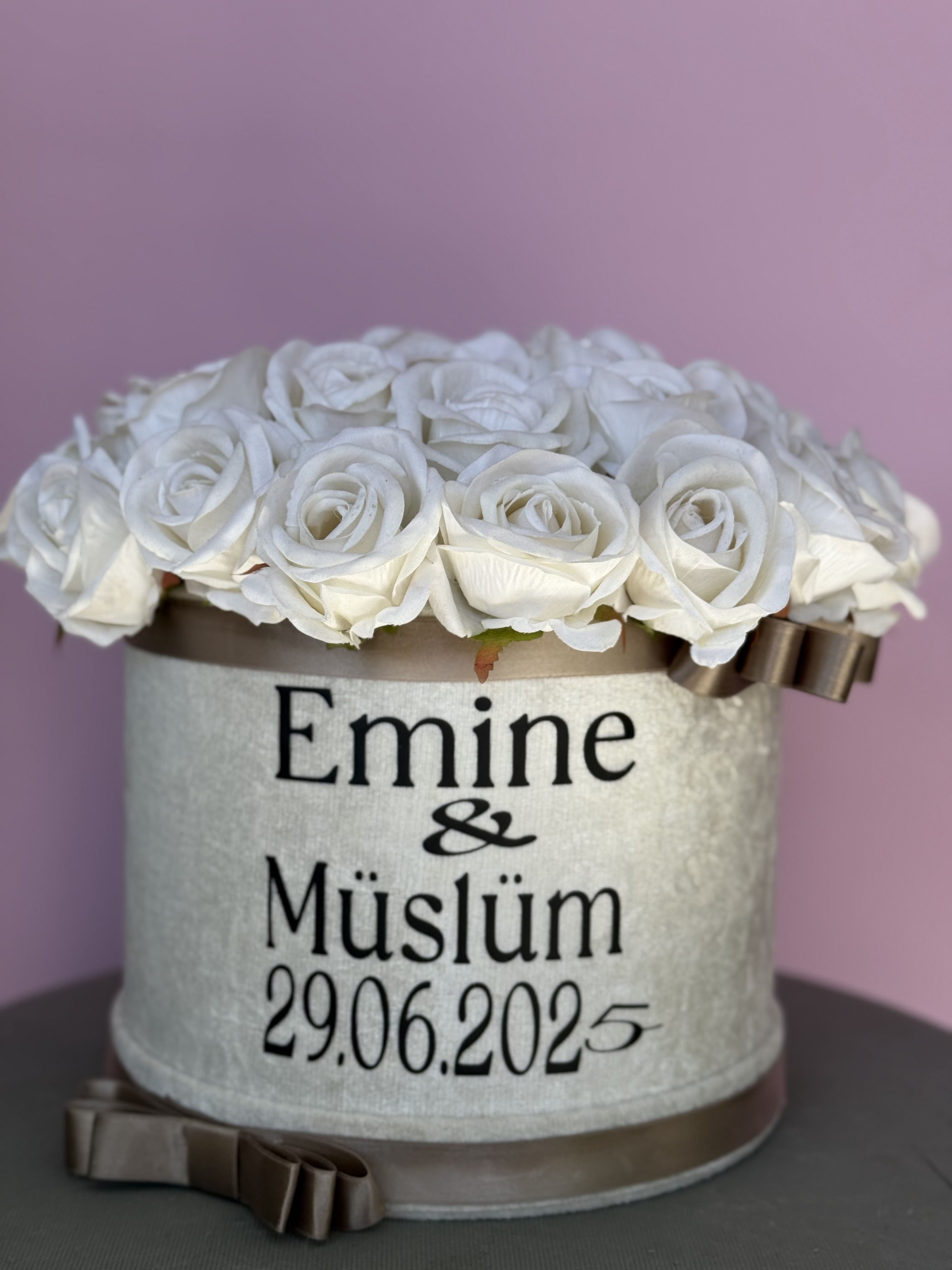 Kadife kutu kadife gül & cam sandık çikolata