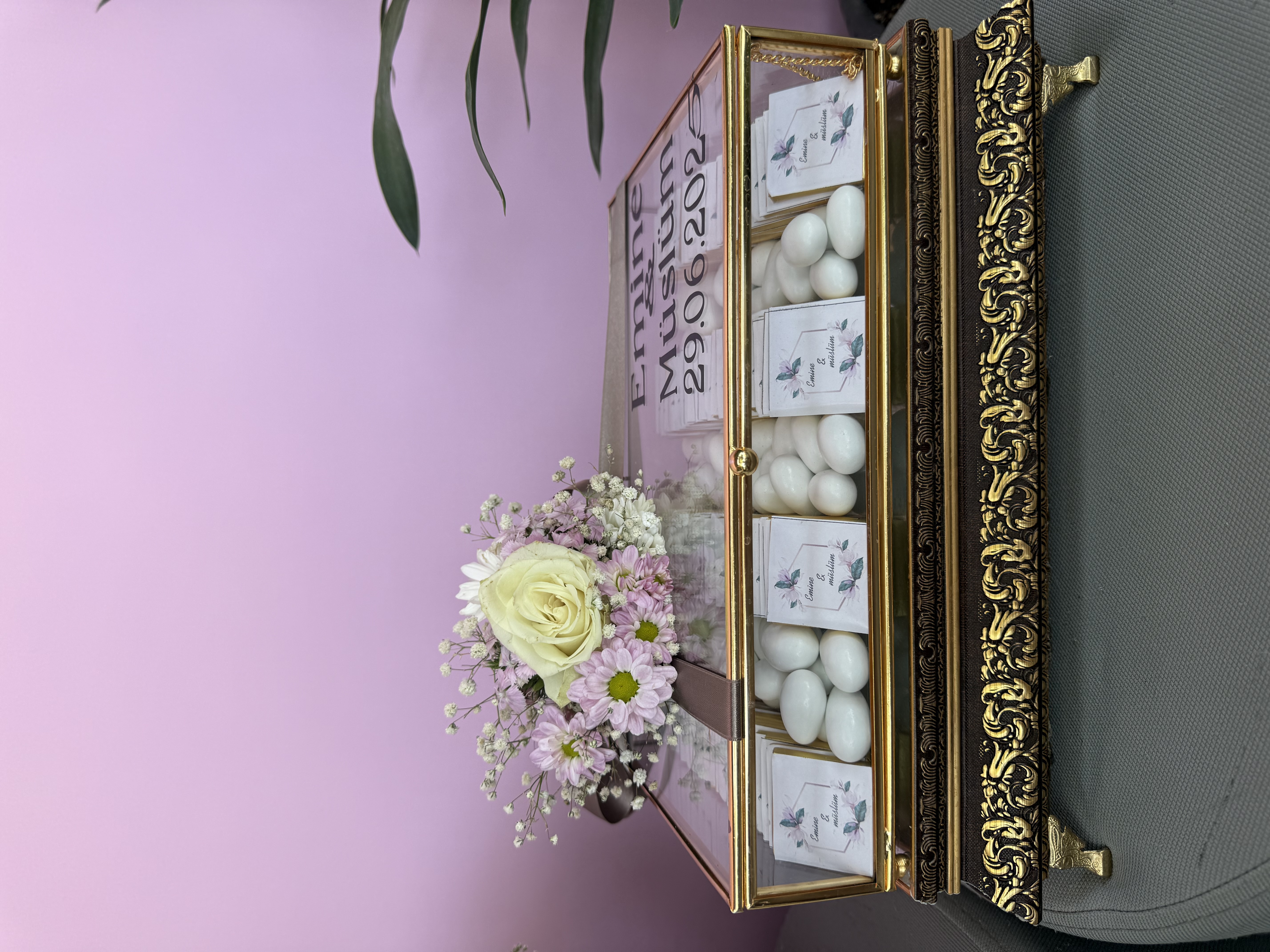 Kadife kutu kadife gül & cam sandık çikolata