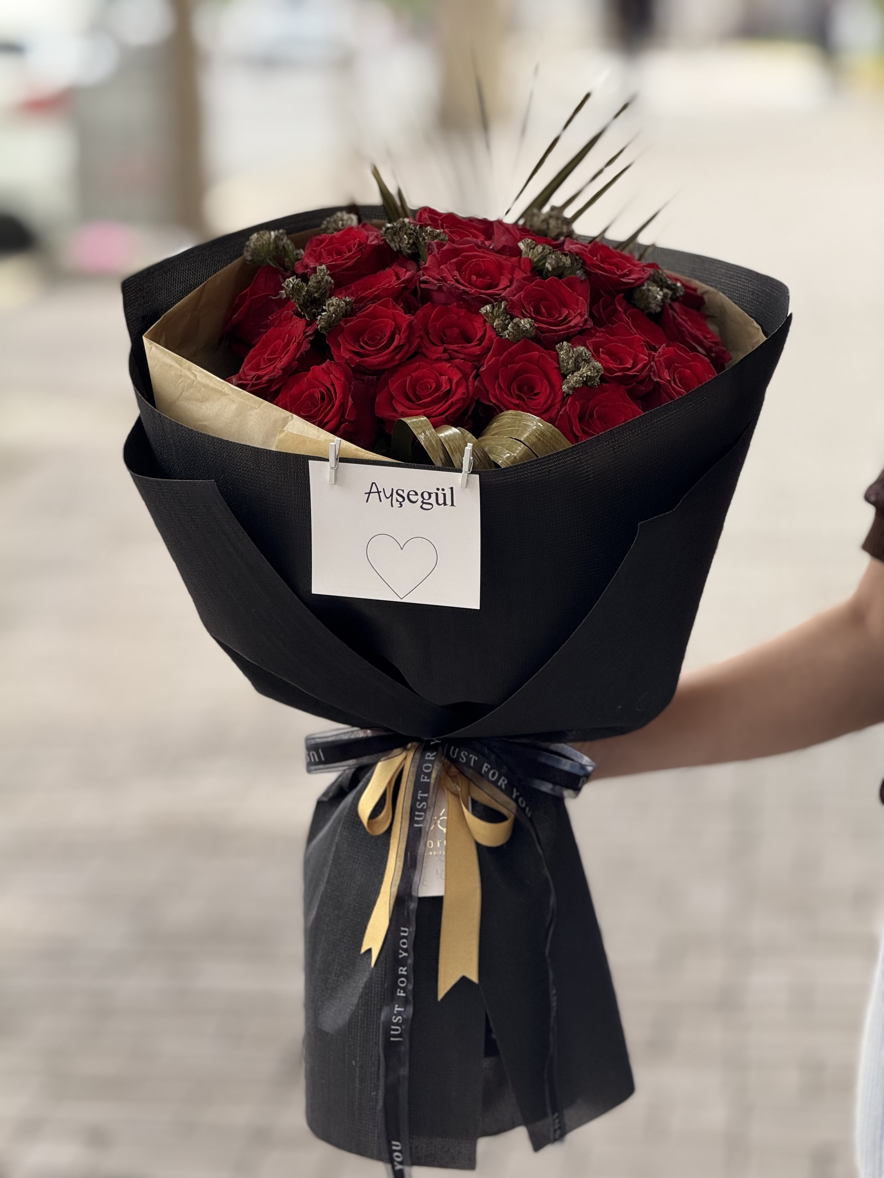 Rus model kırmızı gül