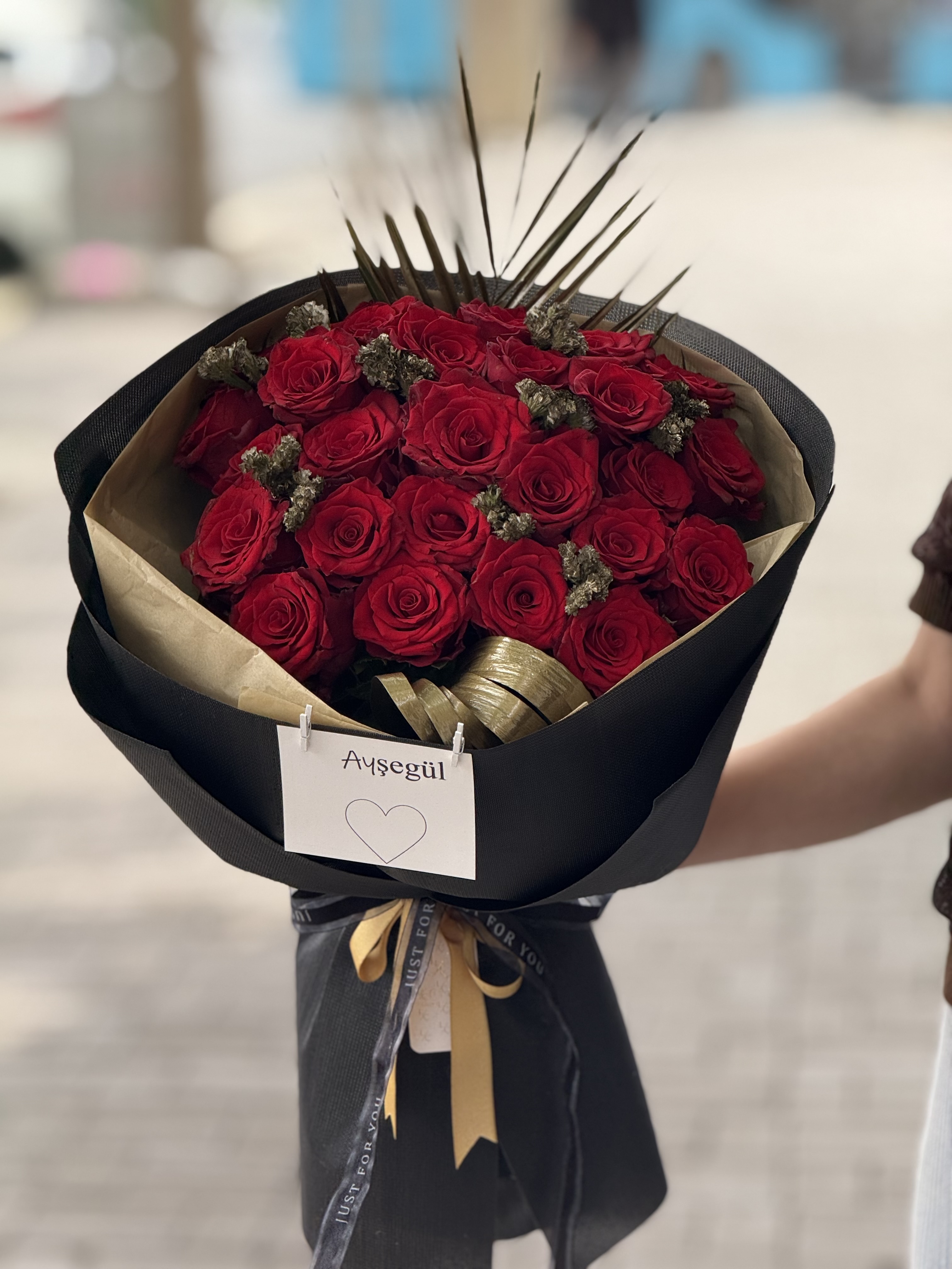 Rus model kırmızı gül