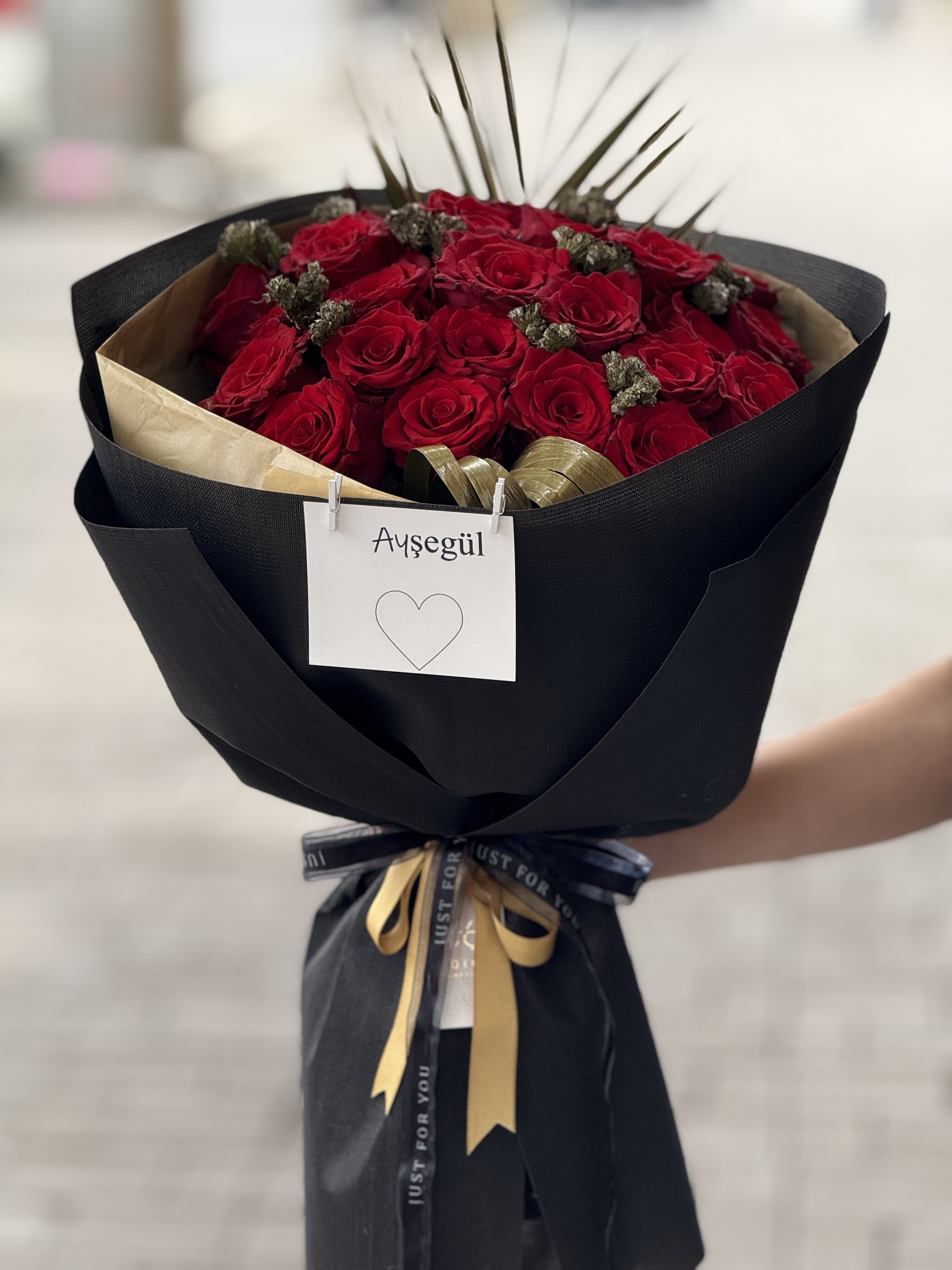 Rus model kırmızı gül